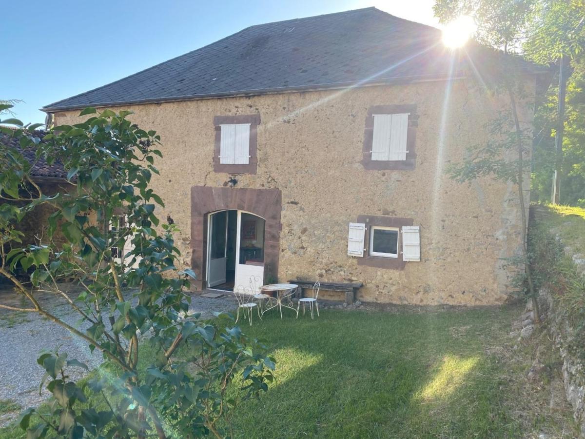 Gite Guiroya Saint-Jean-le-Vieux  Luaran gambar